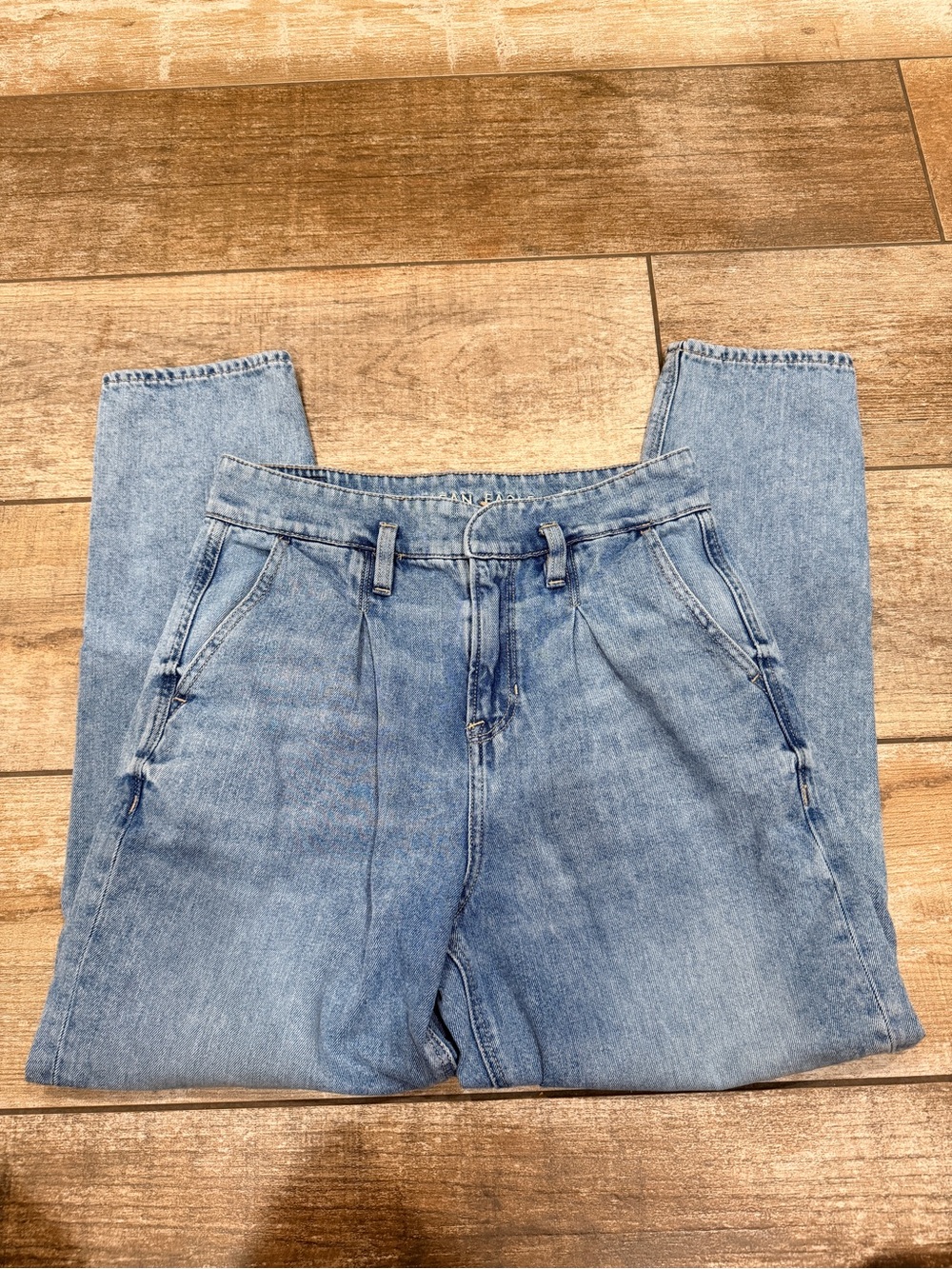 American Eagle Outfitters | Mom Jeans